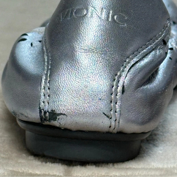 Vionic Geneva Ballet Flat Soft Metallic Silver Perforated Leather Sz 7.5 - Picture 10 of 13